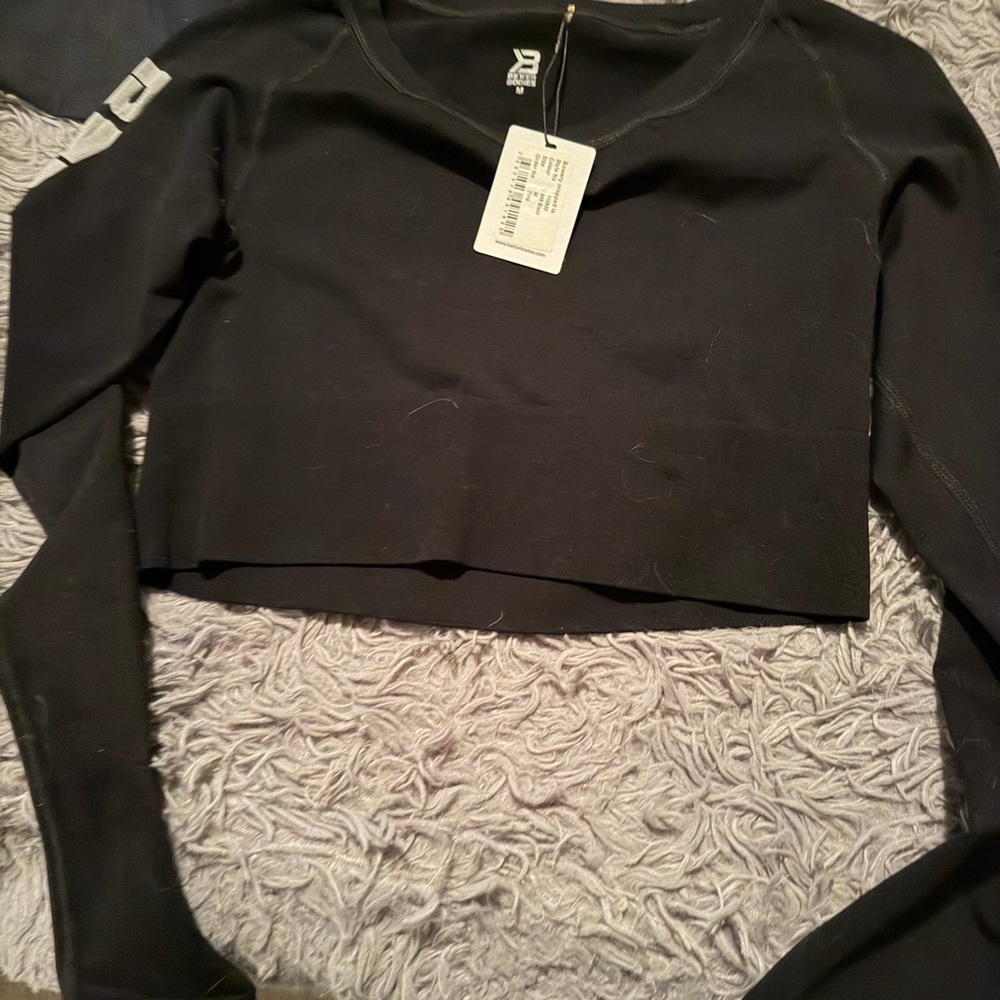 BETTER BODIES Black Long Sleeve Crop Top